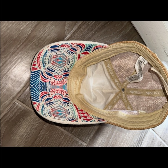 Stylish Roxy Incognito Patterned Trucker Hat white/tan/ multi floral women’s O/S - Picture 5 of 9